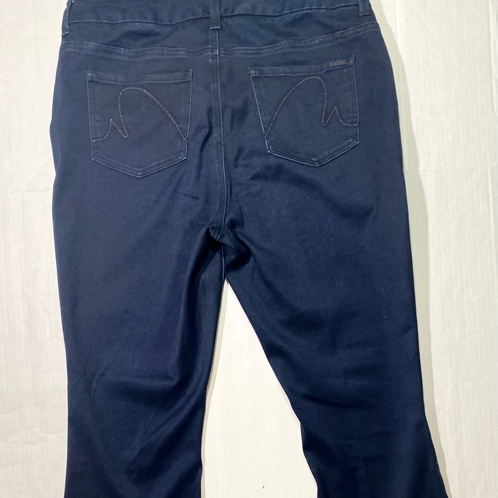 Melissa McCArthy Seven7 Dark Wash Micro Flare 70’s Inspired Jeans Size 16 W - Picture 5 of 16